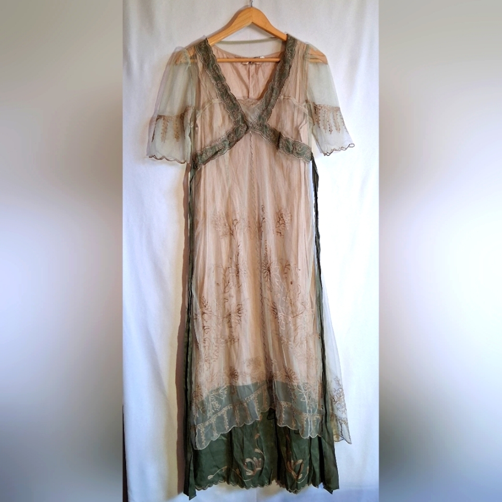 Elegant Titanic Era 2 Pc Green and Cream Dress